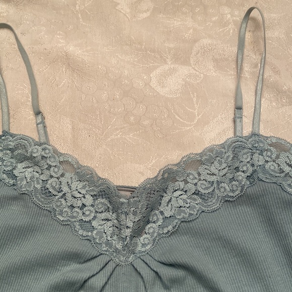 Top - Picture 2 of 4